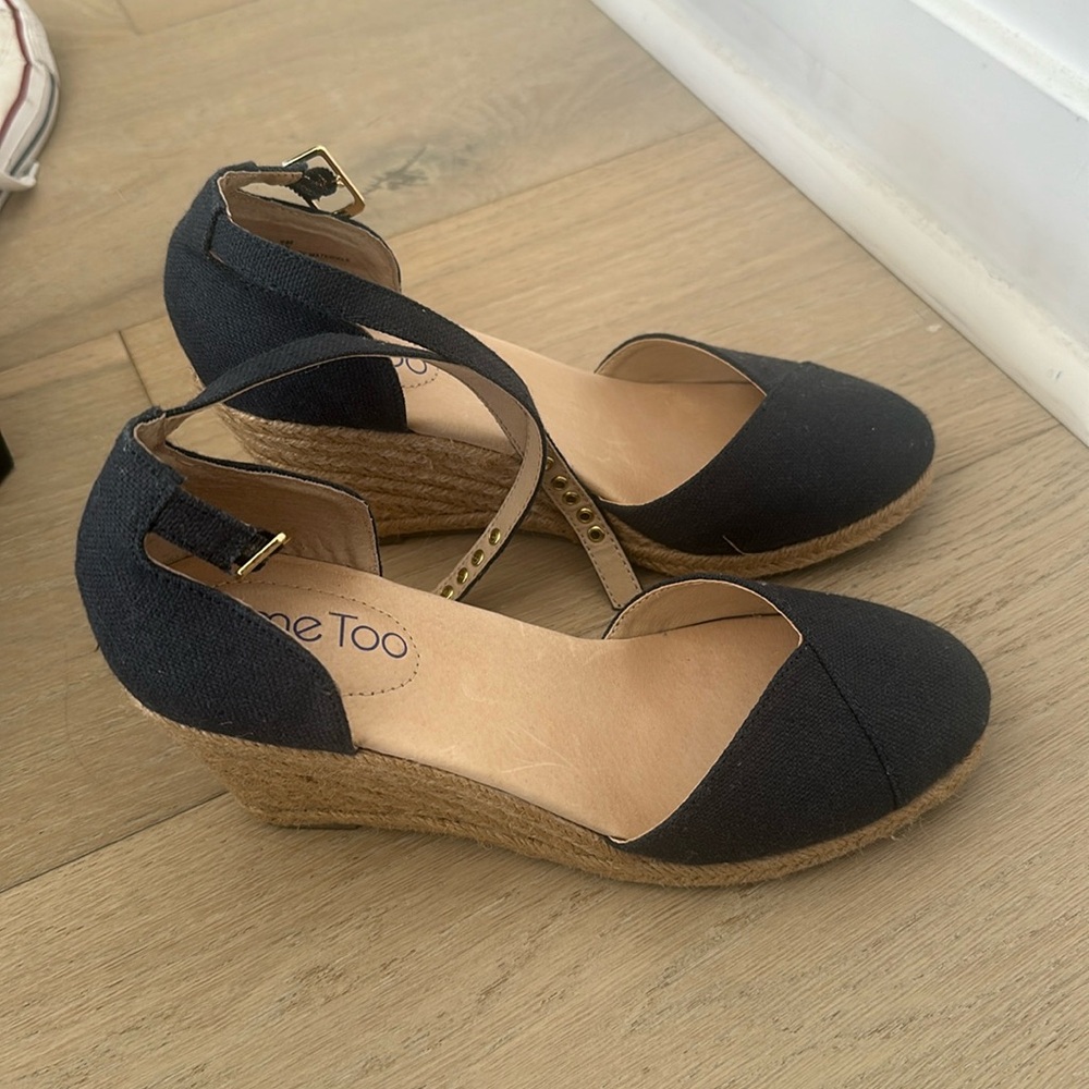 Blue wedged sandles